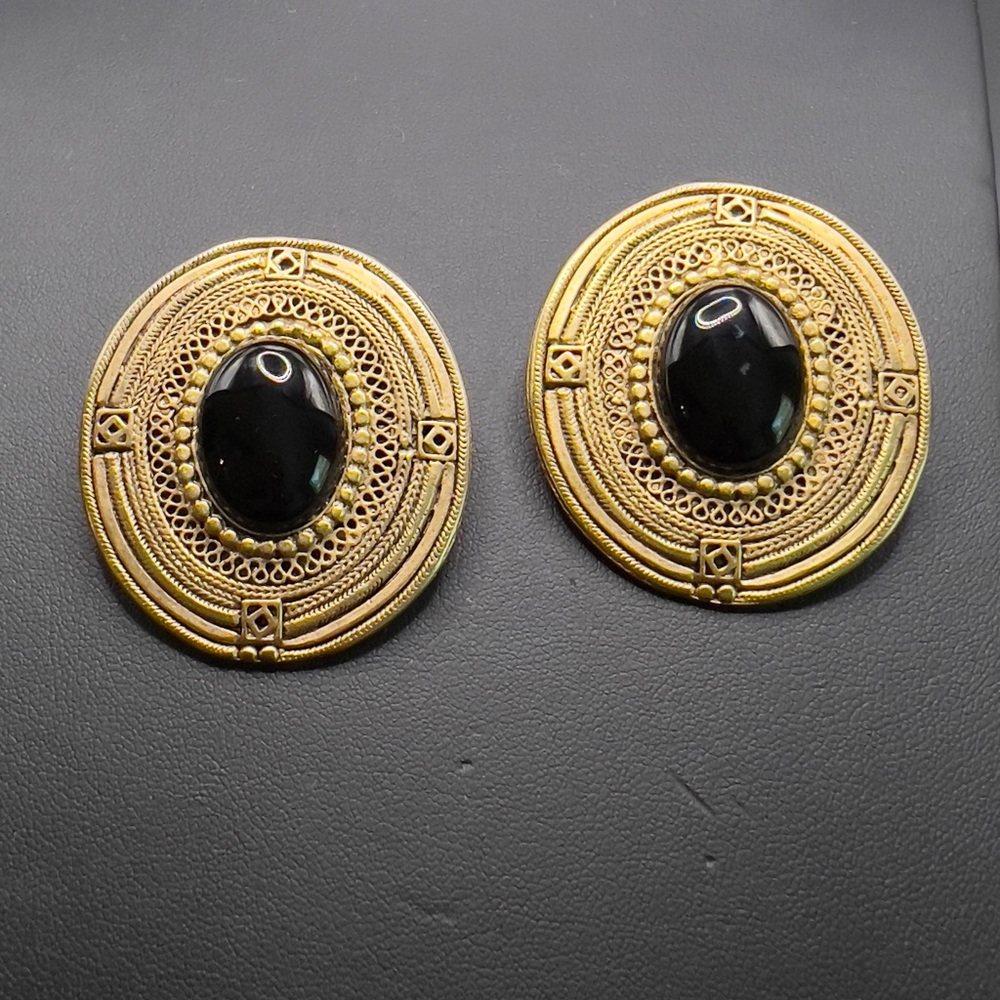 Signed Lazuli Clip On Earrings Large Gold Tone Beaded Rope Edge Oval Center